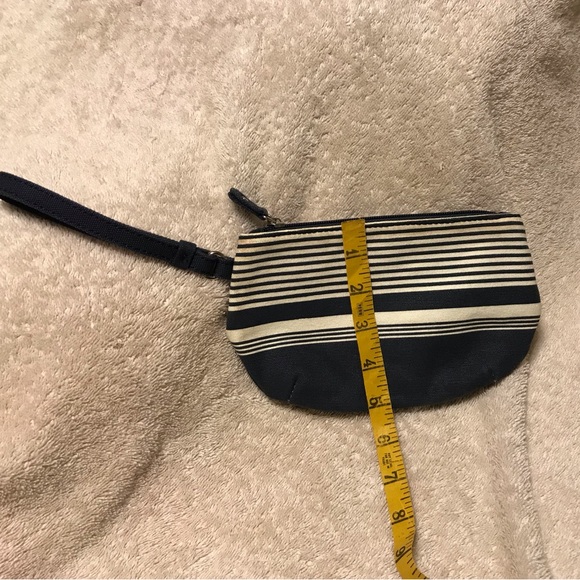 Heritage Collection by Bass Small Wristlet - Picture 2 of 6